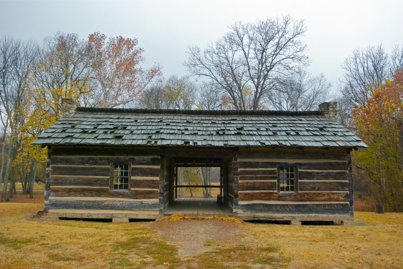 Double Pen Cabin With Dogtrot - New Harmony, IN